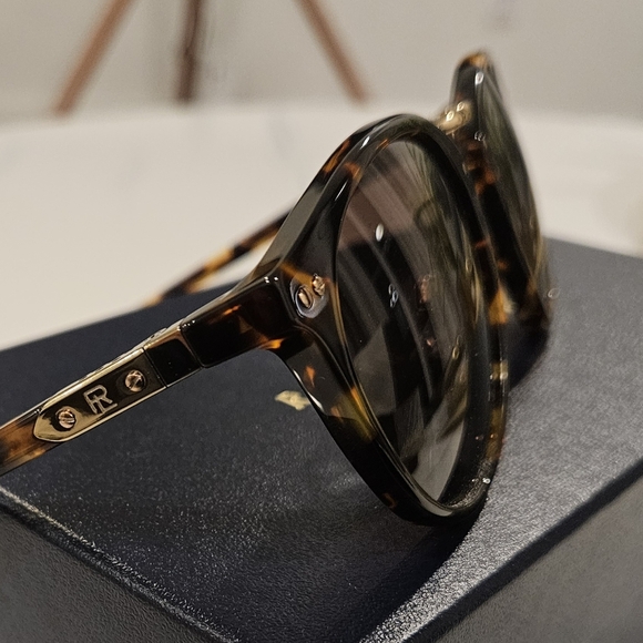 Ralph Lauren Purple Label The Quincy Sunglasses - Picture 3 of 5